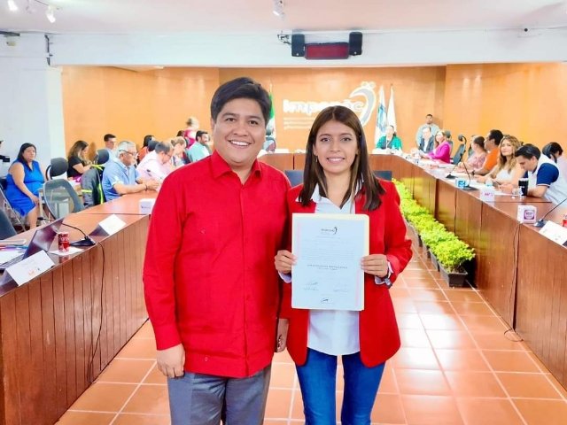 GenesisComMx's tweet photo. 🔴 Por unanimidad de votos, las magistradas electorales, Martha Elena Mejía, Marina Pérez e Ixel Mendoza, quitaron la curul pluri que el @impepac asignó a la priísta Gonzala Eleonor Martínez para asignarsela al seudo indígena y actual presidente del #PRI en #Morelos @j_marquezmx https://t.co/TZvRjFCKQr