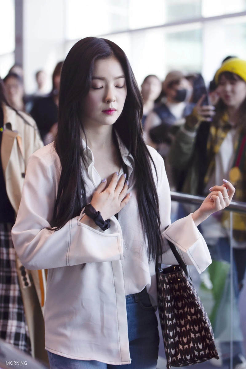 SoloBae91's tweet photo. slow down https://t.co/GFB2Dmwdbs
