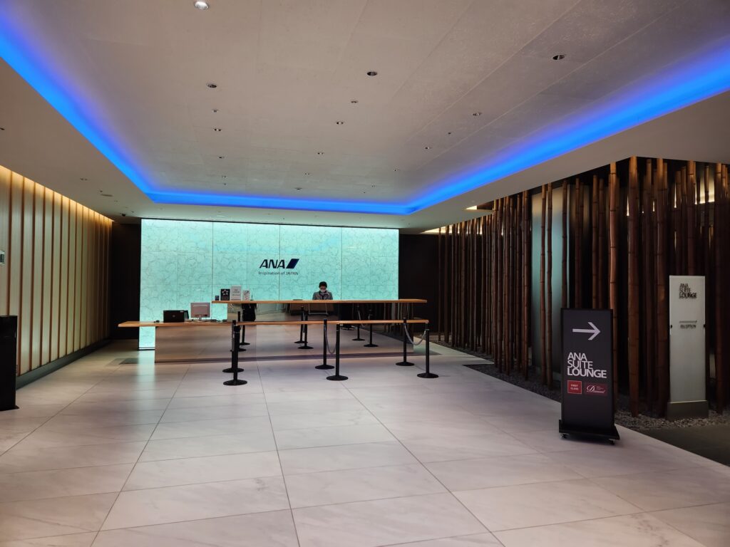 TripPlusTravel's tweet photo. It's great to enjoy this HUGE business class lounge of @FlyANA_official @staralliance in Tokyo Haneda Airport Terminal 2!! ^Randy
#allnipponeairways #ana #businessclass #airportlounge #tokyo #haneda #hnd #travelphoto #tripplus https://t.co/kw1XM5Hqel