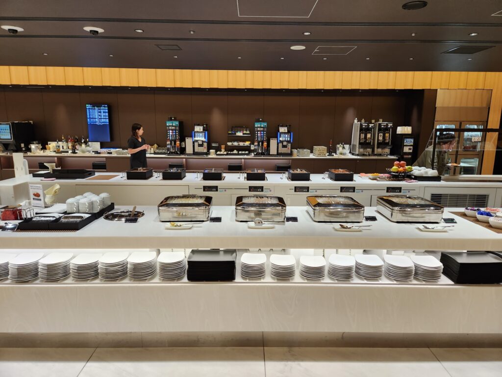 TripPlusTravel's tweet photo. It's great to enjoy this HUGE business class lounge of @FlyANA_official @staralliance in Tokyo Haneda Airport Terminal 2!! ^Randy
#allnipponeairways #ana #businessclass #airportlounge #tokyo #haneda #hnd #travelphoto #tripplus https://t.co/kw1XM5Hqel