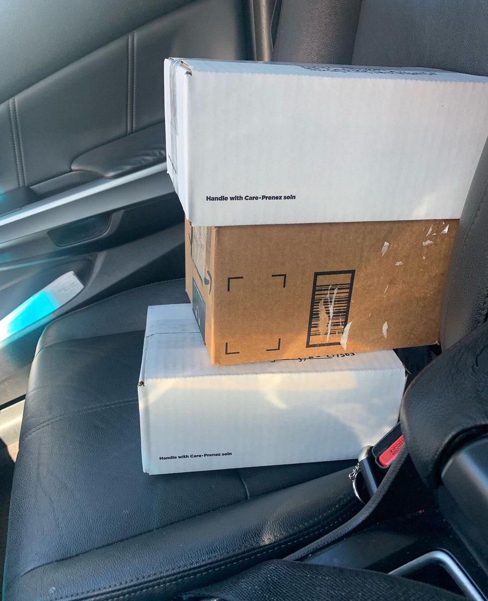 Orders going out! 
Nicely packaged so you can smell me as soon as you break the seal 💨

Message for prices! 
🧦 🩲 👟 👠 💦 💩 🚽 

Findom femdom paypig feet foot sock sole worship fetish kink goddess