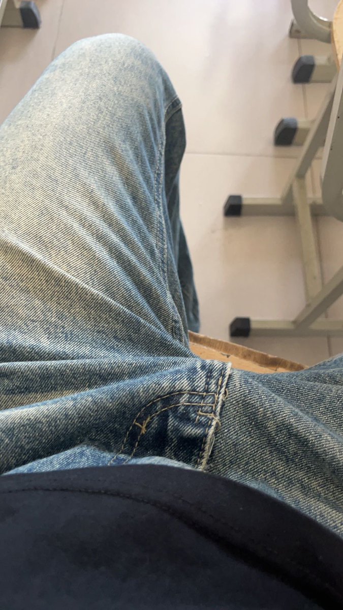 Engeng2807's tweet photo. #直男 #大鸡巴 

续上篇～用女号勾引的直男，羽毛球体育生，20岁182的山东男孩👦🏻

🍆上课跟我聊硬了，午休回宿舍��了大鸡巴给我看～ https://t.co/4pdmuCnnr6