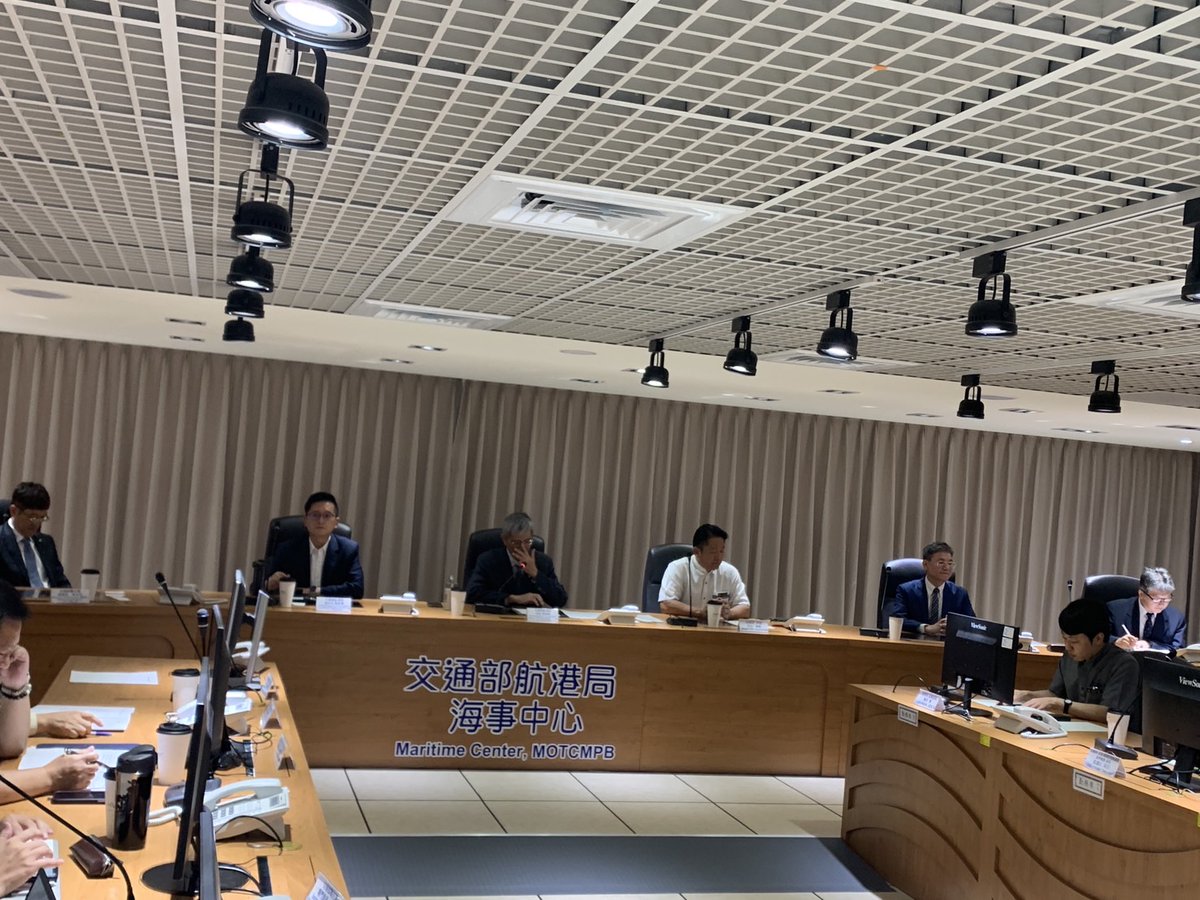 yoshitaka_ISG's tweet photo. 15日、台湾港湾局を訪問し葉局長ら関係役職員と会議。早ければ来年半ばに基隆-石垣で貨客船航路を開設し週3便の運航計画を提示、葉局長から「航路開設を歓迎し関係部署とともに全力で支援する」との言葉をいただきました。必ず実現し台湾日本間の海運・観光の相互交流で連携信頼の絆を更に強くします https://t.co/Y1h3XD7Lim