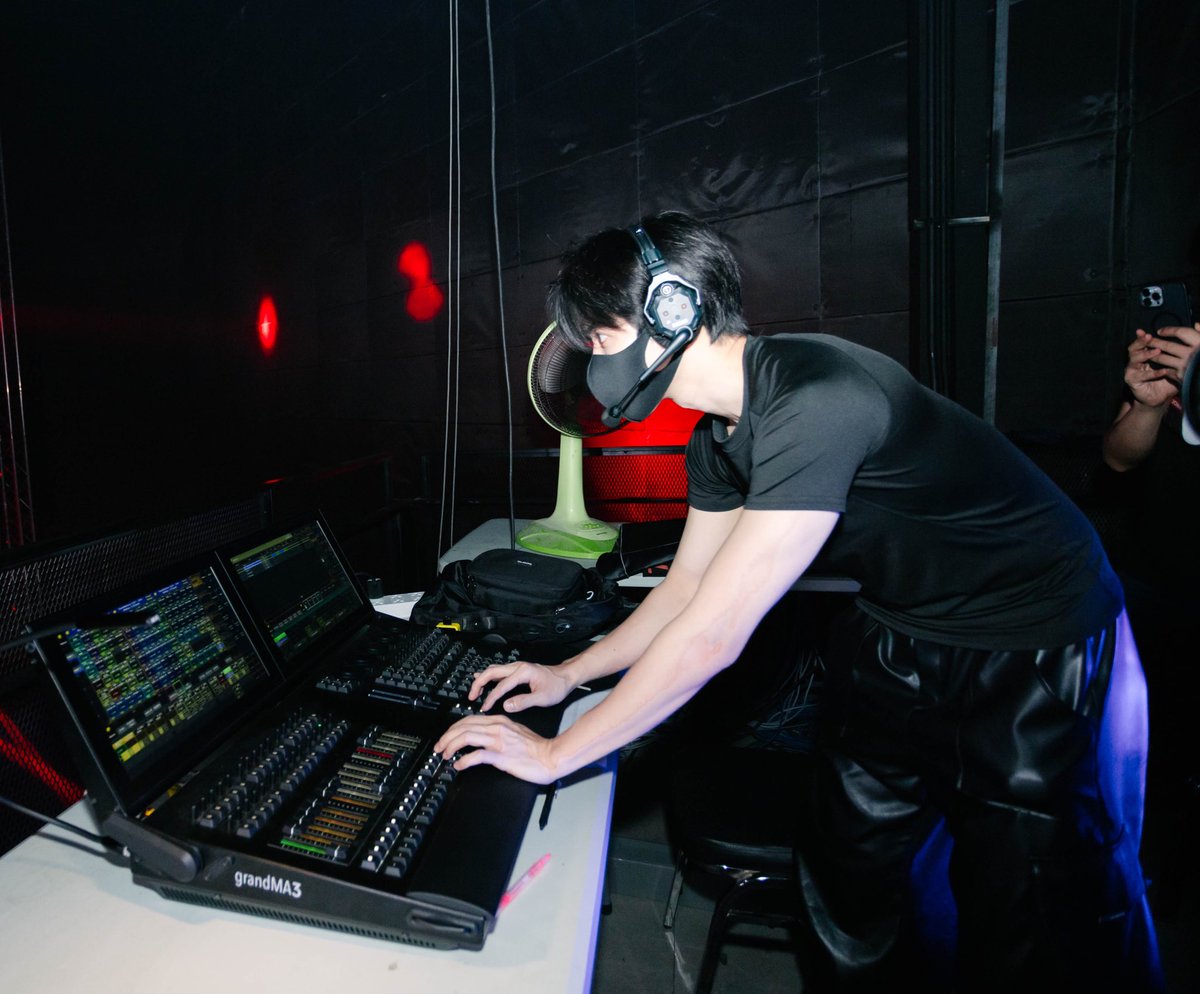 Mike Angelo 吴翊歌 tweet media