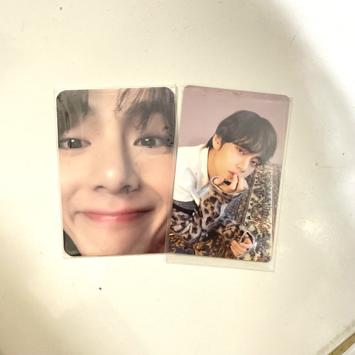 taevberries's tweet photo. [HELP RT / TITIPAN]
wts - want to sell pc taehyung

dm @cjattos 

⭐️ tae maung / tear o Rp. 100.000
⭐️ tae dicon zoom Rp. 150.000

✅ nego allowed not for sensitive buyer
🍊jkt, exc adm pack https://t.co/2unjsN1hkP