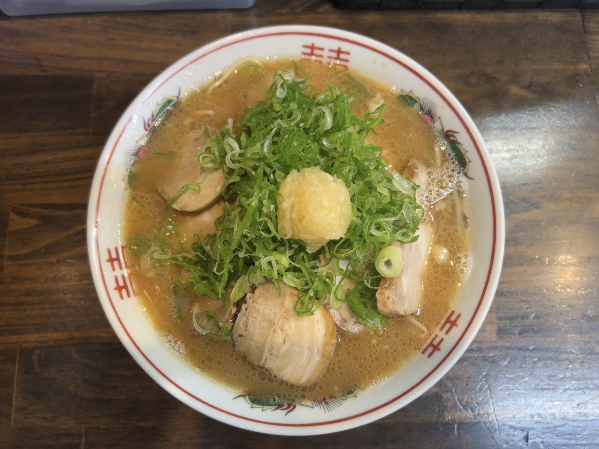 hamadayukinori's tweet photo. ランラン♬ランチ🍜☔️

10時30分着
10時50分着麺

今日は変化球で、スープ濃いめ
チャーシュー麺にんにく増し

毎回、たまらん美味さ😋
スープも全部飲み干した https://t.co/fkOWV0Wtem