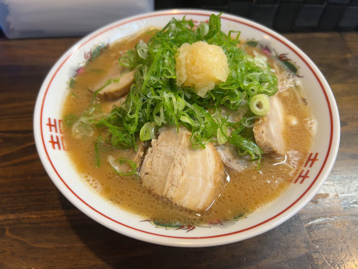hamadayukinori's tweet photo. ランラン♬ランチ🍜☔️

10時30分着
10時50分着麺

今日は変化球で、スープ濃いめ
チャーシュー麺にんにく増し

毎回、たまらん美味さ😋
スープも全部飲み干した https://t.co/fkOWV0Wtem