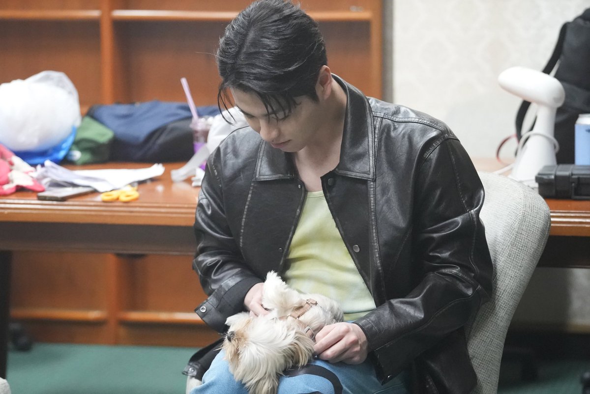 Crystal331_'s tweet photo. 🐶🐶

#JU_NE_1ST_SOLO
#멍 #BRUISE 
#구준회 #준회 #JUNHOE #JUNE #具晙会 #ジュネ 
#iKON #아이콘 https://t.co/WVdLn9JAhC