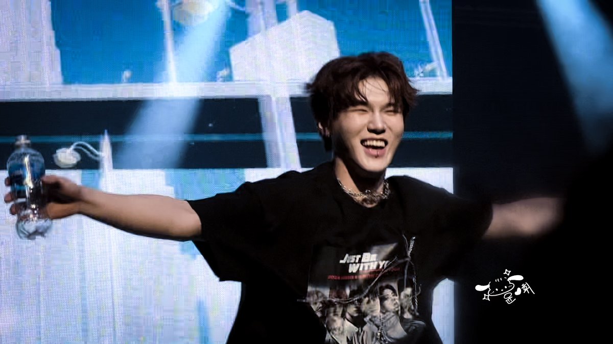 onlybeyourpuppy's tweet photo. 03/24/24 #JUSTBeWithYou_in_Dallas
나머지 세 사람이 서로 포옹한 이유💦
@JUSTB_twt
@JUSTB_Official
@the_crewone
#JUSTB #저스트비 #justbewithyou #OnlyB #TheCrewOne #더크루원 #배인 #Bain #송병희 https://t.co/su92NNitsR