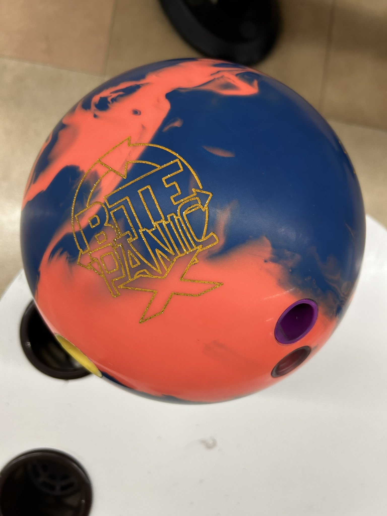 新品】ボウリングボール バイトパニックX 15ポンド2オンス 突き刺し 新品】ボウリングボール バイトパニックX 15ポンド2オンス 突き刺し