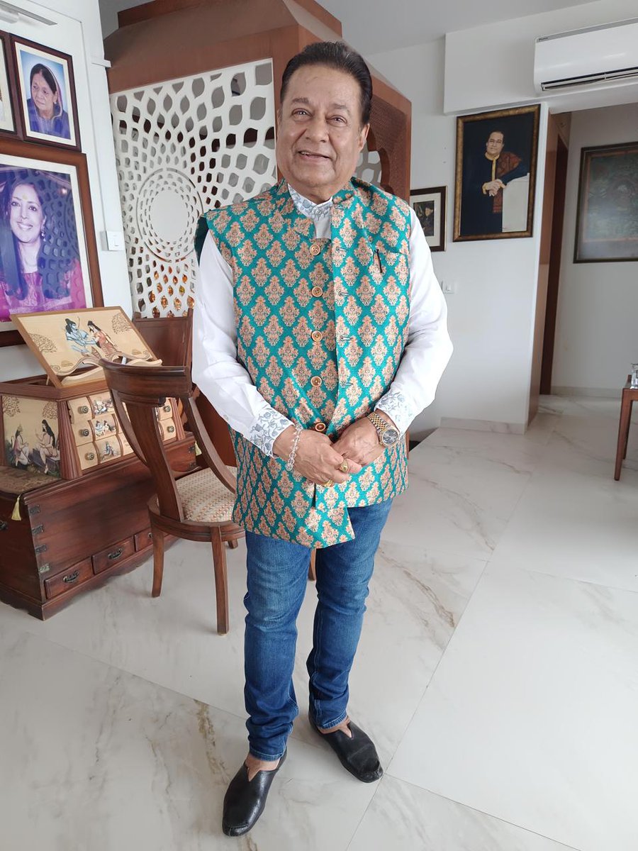 anupjalota's tweet photo. “Gearing up for an unforgettable concert in Kolkata! Looking forward to sharing my music and energy with all of you. 🎤✨ #KolkataBound #LiveInConcert #MusicalAdventure #PerformanceNight #CityOfJoy” https://t.co/KukS16OLBa