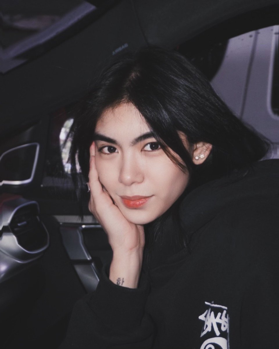 biancaxakhi's tweet photo. 🎱 https://t.co/HLi1yN4Vs3