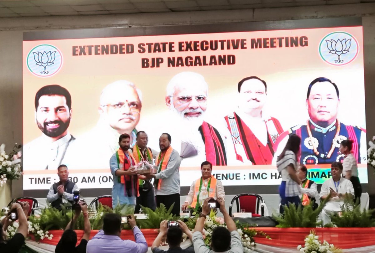 State BJP President Shri <a href="/YepthomiBen/">Benjamin Yepthomi</a> today welcomed Hon’ble Union Minister of Ports, Shipping &amp; Waterways, Shri Sarbananda Sonowal ji who is also the cluster incharge of Nagaland. Describing the Hon'ble Union Minister as a leader with vast experience under whose leadership the