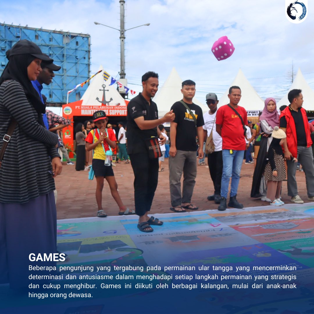 blue_forests's tweet image. Interaksi antara masyarakat setempat dan anggota Blue Forests pada Pameran Lingkungan Hidup di Timika, Papua, mencerminkan upaya memahami dan menghargai pengetahuan lokal, sekaligus memperlihatkan kekayaan seni tradisional Papua.

#PameranLinkunganHidup #Timika