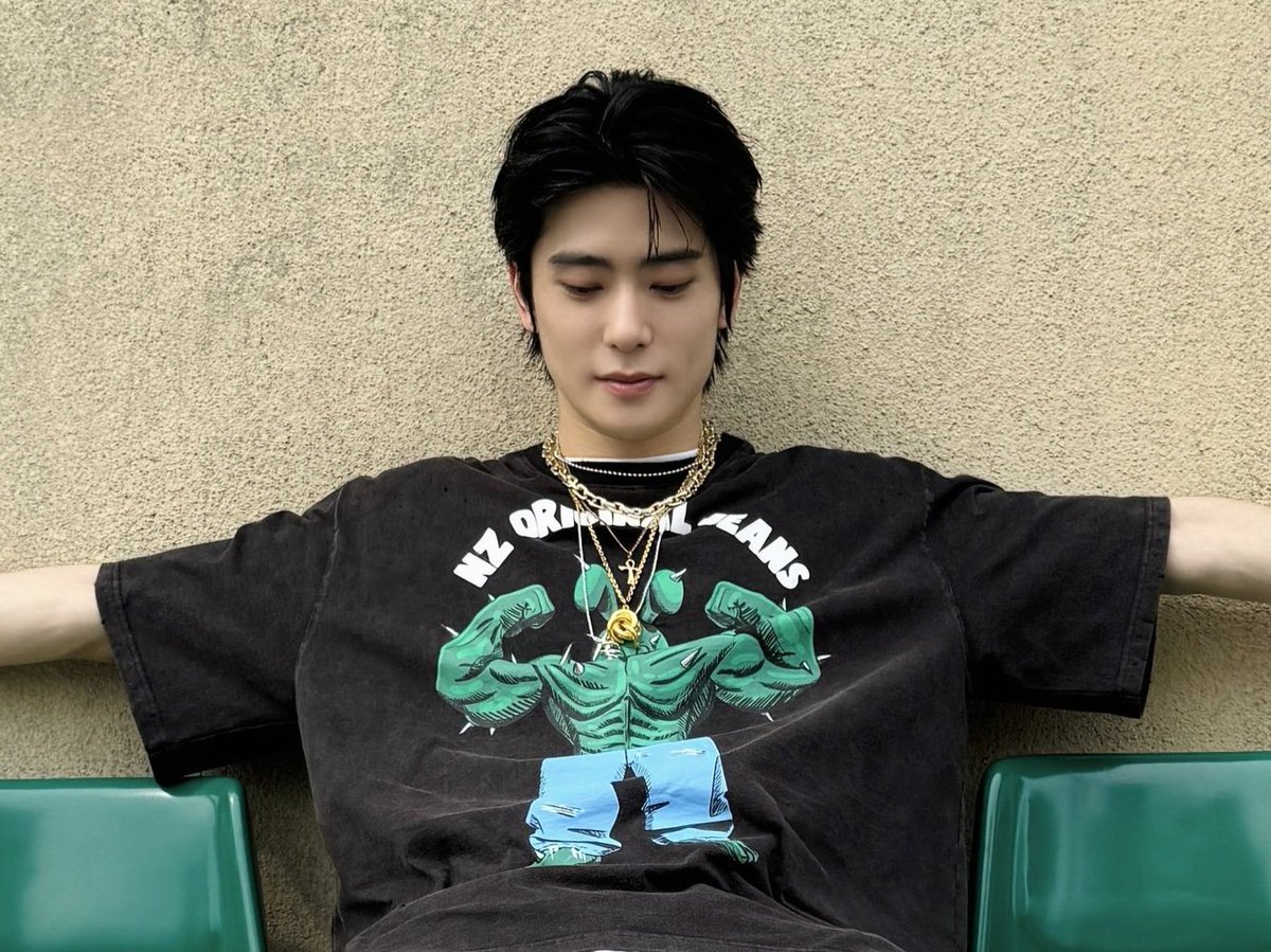 ADORE0214's tweet photo. he's so fine https://t.co/UHd1yRPrFP