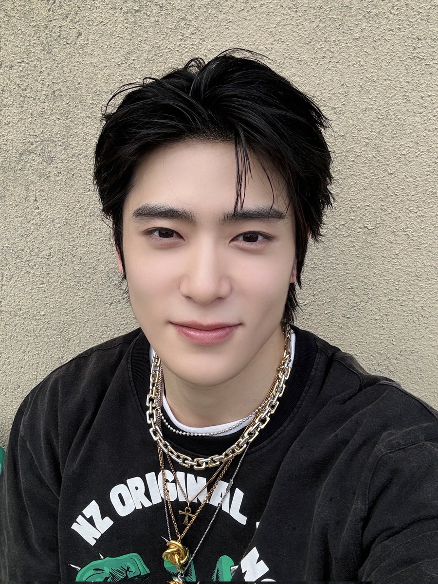 ADORE0214's tweet photo. he's so fine https://t.co/UHd1yRPrFP