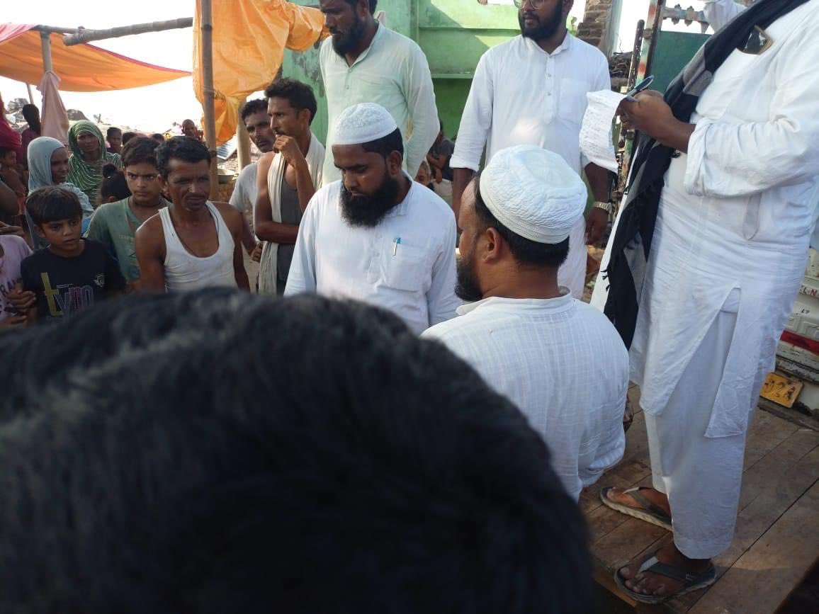 themohdhssan's tweet photo. The local unit of @JamiatUlama_in in Sitapur (U.P) provided aid to people affected by the floods. Without any religious or community discrimination, essential items like lentils, flour, rice, oil, salt, spices, were distributed to those in need.
@mahmoodAmadani 
@mssitapuri https://t.co/kEzWrj73AN