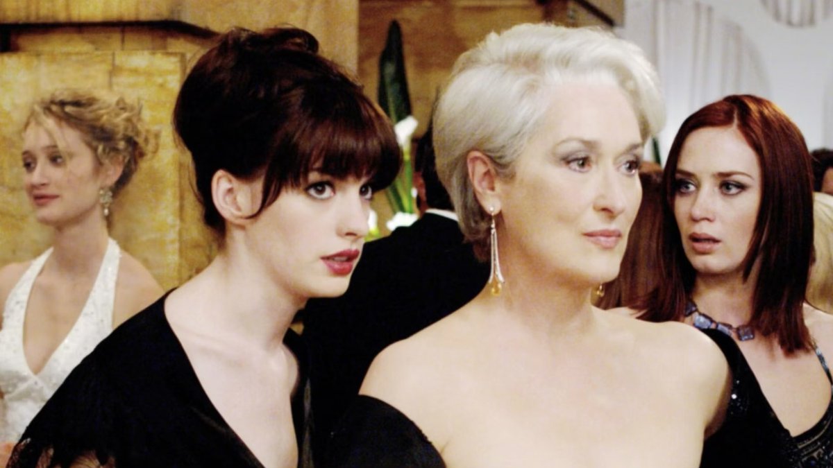 Erfesh's tweet photo. Miranda: I need 10 or 15 skirts from Calvin Klein
Andy: What kind of skirts?
Miranda: Please bore someone else with your... questions!

🎬 #TheDevilWearsPrada 

میراندا:من یه ۱۰ یا ۱۵ تا دامن کلوین کلاین میخوام
اندی:چه نوع دامن‌هایی؟
!میراندا:لطفاً یکی دیگه رو با سوالات خسته کن https://t.co/bX0NjZiQXv