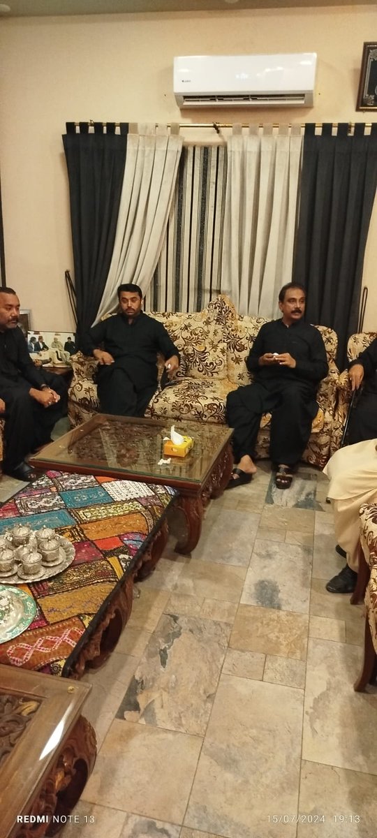 BasitKh08833963's tweet photo. مورخہ 15 / 07 / 2024

میئر حیدرآباد سردار کاشف شورو نے وزیراعلیٰ سندھ کے معاون خصوصی عبدالجبار خان کے ہمراہ انجنیئر علی رضا انجینرنگ فارم کے سینئر نائب صدر اور یوتھ ونگ PS.63 کے عبدل بسط خان نے وائس چیئرمین ٹاؤن میونسپل کارپوریشن میاں سرفراز سید فیاض علی شاہ کے نیاز میں شرکت کی.. https://t.co/0sPNMjez2S