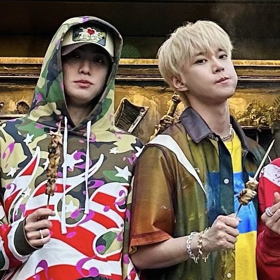 วอนพี่ตากล้องให้แจฮยอนกับโดยองกลืนก่อน55555555พวกอ้วมมันแก้มตุ่ยมาเลยว้อย