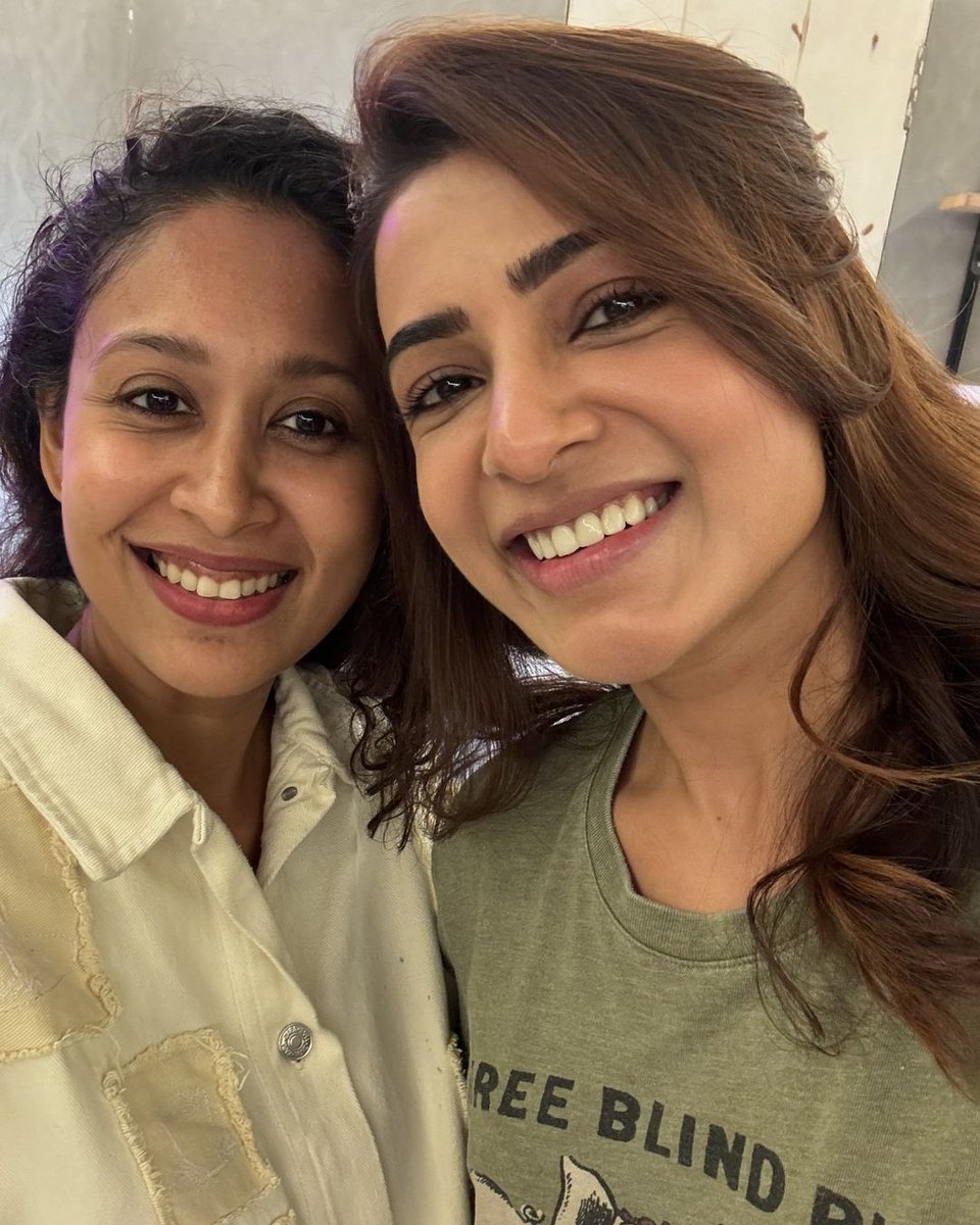 TeamSamantha__'s tweet photo. π€ Day Dreaming π€ @Samanthaprabhu2 Such an absolute blessing to work with this creative Powerhouse! π«ΆπΌππ½
~ Devika Jodhani, Makeup Artist
#Samantha #SamanthaRuthPrabhu #SamFanClub #TeamSamantha https://t.co/4U7GfviclZ