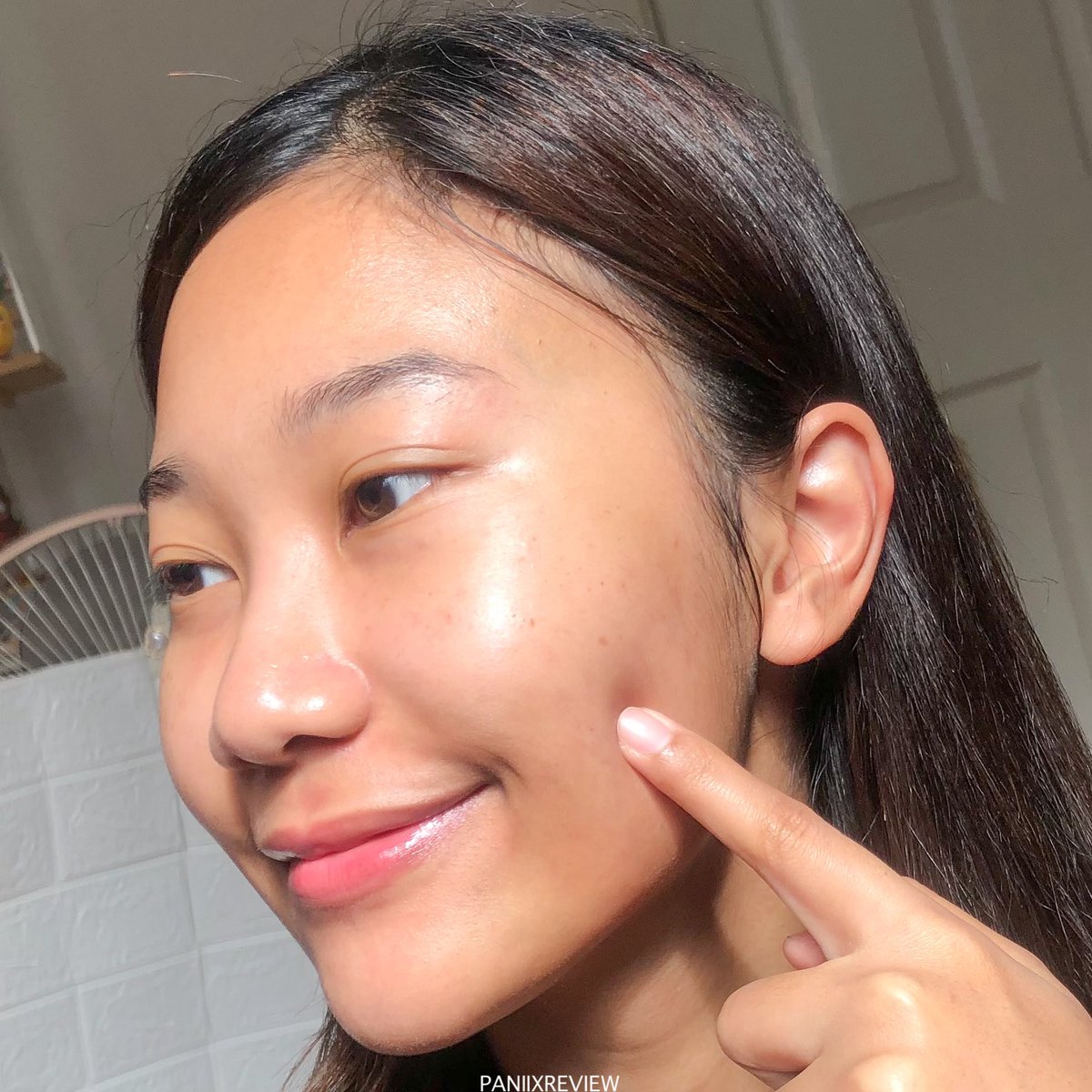 paniixreview's tweet photo. #RoundlabTH ตัวนี้คือปังนะ ได้ข่าวว่าของหมดทุกแพลตฟอร์มออนไลน์ 👀✨ น้องเป็นครีมที่มี panthenol / ceramide ชุ่มชื้นดีมาก + เสริมเกราะให้ผิวแข็งแรง เป็นมอยส์ที่ดีอะ เนื้อชีก็ไม่หนักผิว นุ่มๆ ไม่แปลกใจที่ขายดี เติมของอีกที 25 นี้นะงับ อิอิ 🧡 #ใช้ดีบอกต่อ https://t.co/YgMM8m7sdt