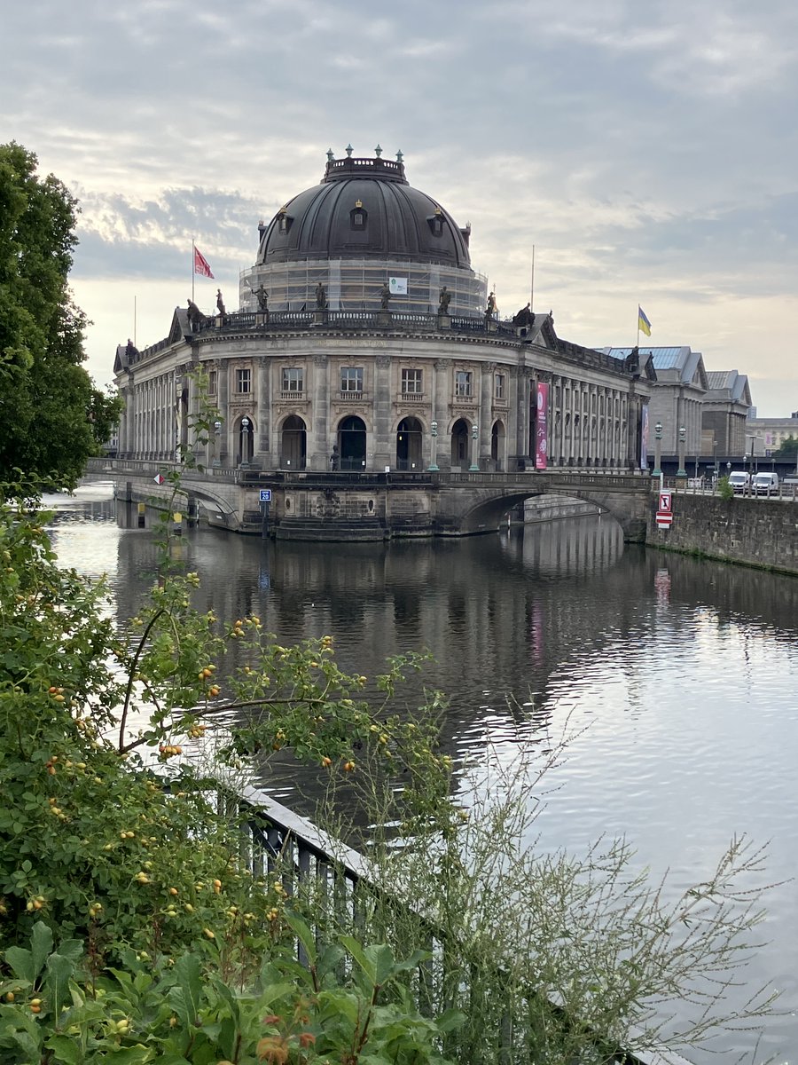 Vierzehnte Woche der Schließung des Bode-Museums @kulturspk an Dienstagen. Wenn das #Museum mehr sein soll als ein Fotomotiv an der Nordspitze vom <a href="/UNESCOWelterbe/">Welterbedeutschland.de</a>  #Museumsinsel, muss es auch für unsere Besucher*innen zugänglich sein. <a href="/BundesKultur/">BKM Kultur & Medien</a> @BMFbund #museumistmehr
