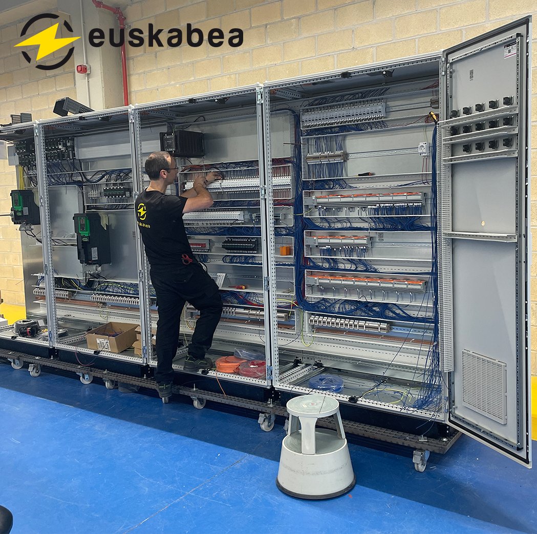 Euskabea's tweet photo. Nuestros cuadros eléctricos son los más demandados dentro del sector industrial, y los hacemos a medida.  

Diseñamos los cuadros en función de las necesidades reales de la instalación eléctrica, garantizando su funcionamiento y evitamos posibles problemas.   
 
#electricidad https://t.co/NjN7QIzzLX