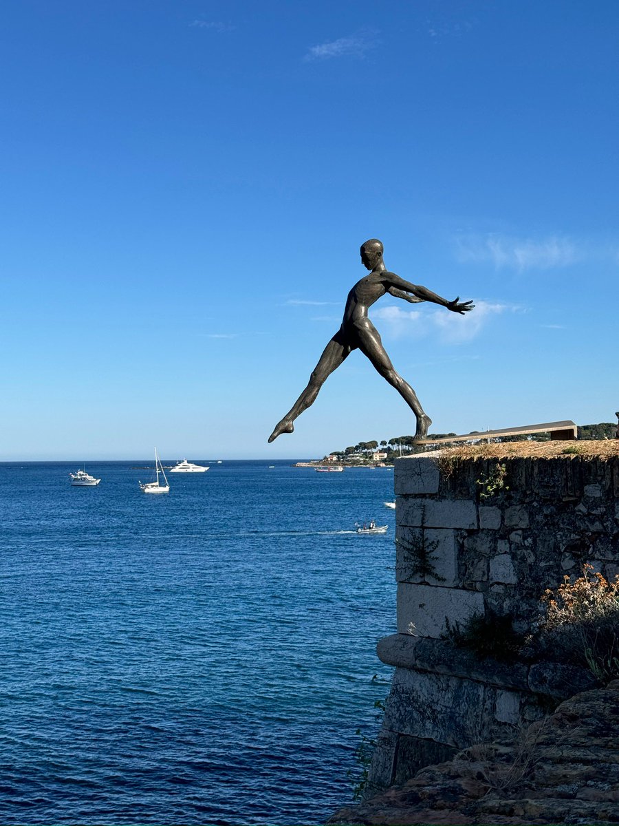 jmlpyt's tweet image. Antibes ses remparts 

#antibes #azur #visitcotedazur #CotedAzurFrance #jmlpyt #photography #Mediterranean #mediterranee #picasso #museepicasso