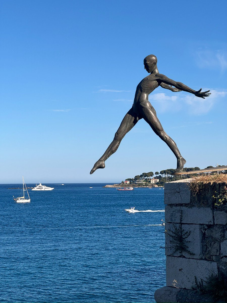 jmlpyt's tweet image. Antibes ses remparts 

#antibes #azur #visitcotedazur #CotedAzurFrance #jmlpyt #photography #Mediterranean #mediterranee #picasso #museepicasso