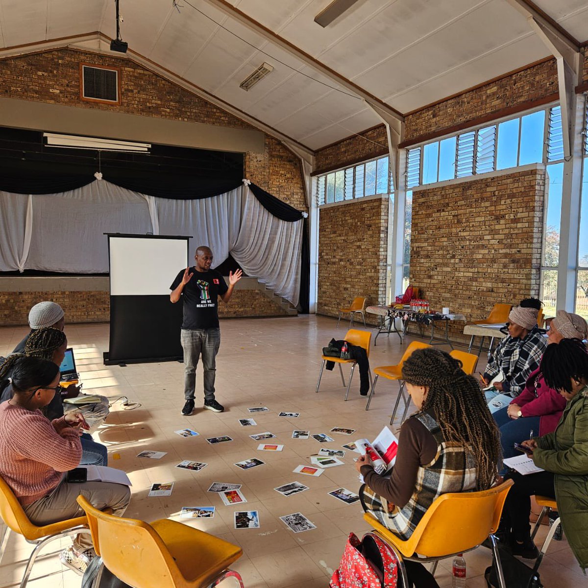 ActivateZA's tweet photo. Good morning from the Northern Cape, Groenwater, as seen in pictures, we are having a fantastic start of our week in the warm Province 🌞 🏜️, we also had his excellency, Chief Morotobolo join us. #ACD #100daysza | Gentle reminder that we are looking for a cohort of young people to join our network through the ACD-In Community Programme. Apply here 👉🏾🙂🔗 : https://t.co/graYvOdElR