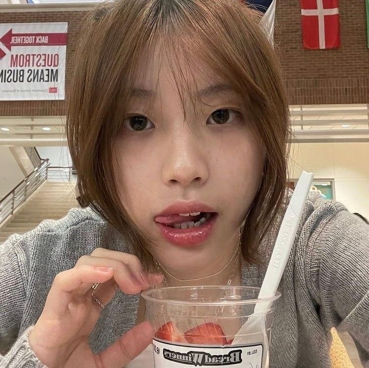 foreunyu's tweet photo. haai ^_^ I'm eunyu!! 

We can be friends but... DON'T BE WEIRD!! (being weird = not liking cats...) ≧﹏≦

parody acc for @stilleunyu !! :P https://t.co/5DS5e6rJH6