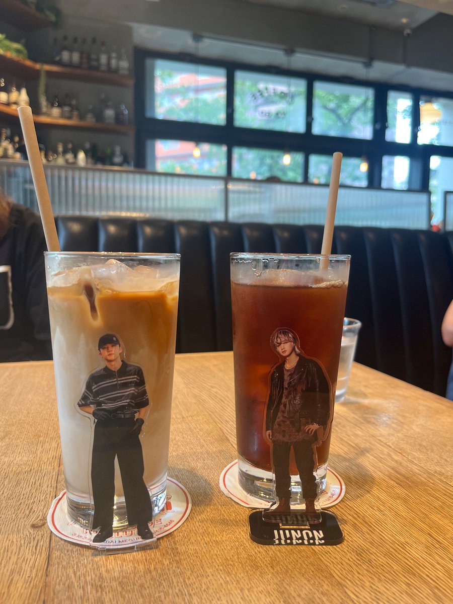 highkcl_bosatsu's tweet photo. 昨日載せきれなかったRIVERSIDE CLUBさん
実はコーヒー飲めないのでカフェラテww
動画と実際のキッチンを見比べて「え?あそこまで頭?え?」とニヤニヤが止まらなかった…🤤
コーヒー色のJUNONさんも登場ありがとう💕
#INSPIRETOKYO2024
#riversideclub
#BEFIRST
#BESTY https://t.co/9afEzz0HKe