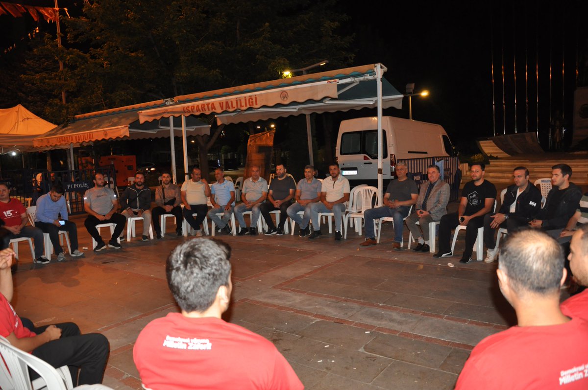 15 Temmuz Demokrasi ve Milli Birlik Günü dolayısıyla kurum personelimiz tarafından Isparta Valiliği önünde gece demokrasi nöbeti tutuldu.

📍15 Temmuz Cumhuriyet ve Demokrasi Meydanı