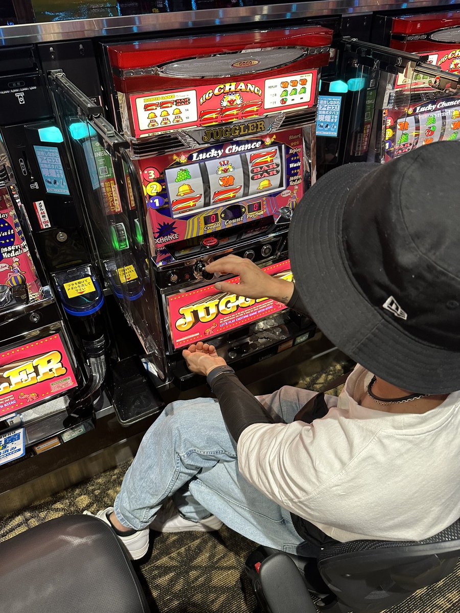 doublecupjael's tweet photo. aa bandung got motion in japan https://t.co/DpRwjCcGO3