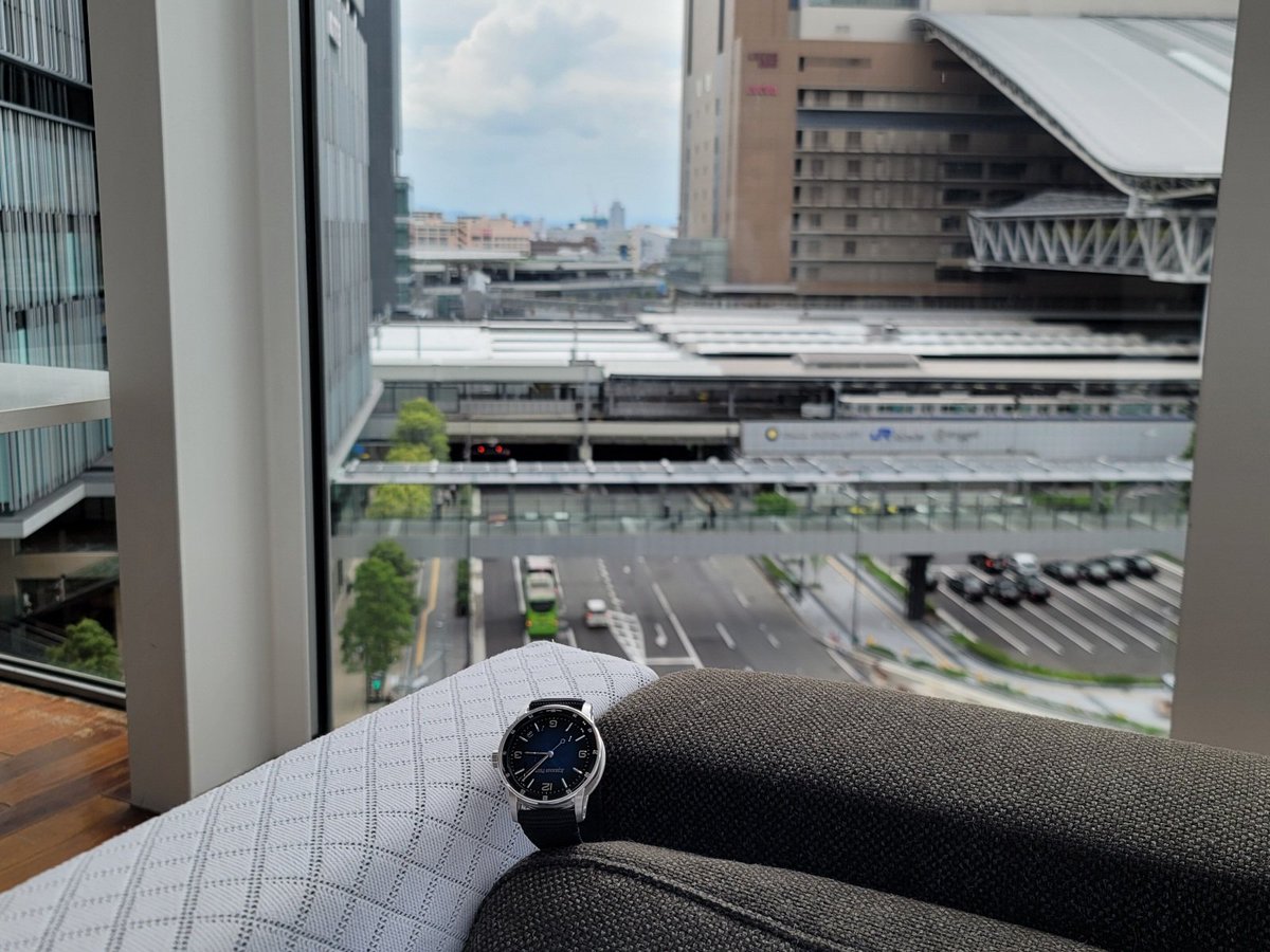 qes03h's tweet image. The Grand Cafe より
大阪駅　&amp;amp;　Kitte大阪　方面
ケーキセット美味しかったです

#code1159