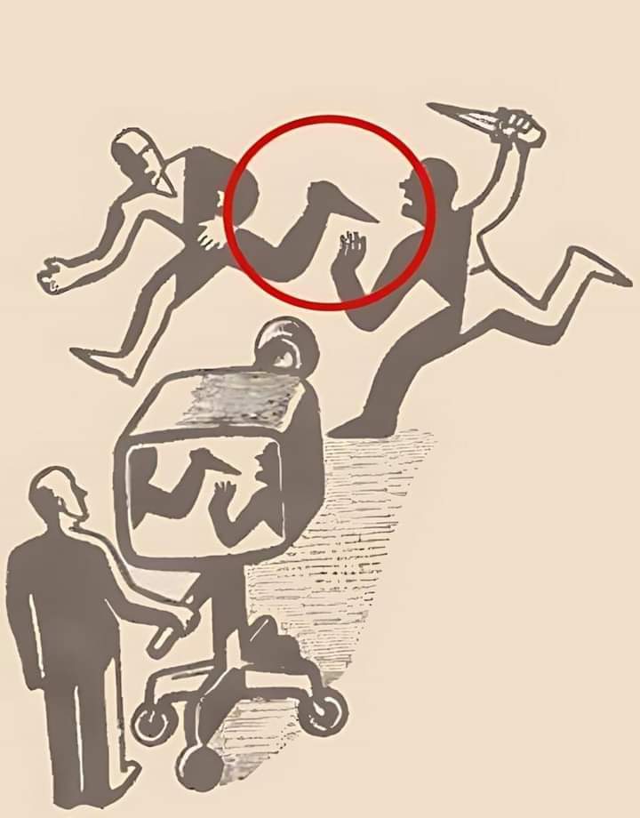 TonyblairW's tweet photo. What Kenyan media groups are seeing and what the Citizens are actually seeing.  A cruel world indeed.  

After this we're coming for those media stations that tell us to send 200 to a pay bill and get 1 million in return.
They'll not believe 
#Maandamano https://t.co/vl8XEcsxwy