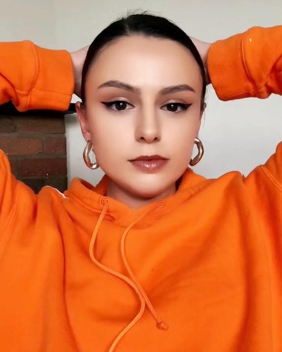 LittleQueenCher's tweet photo. 🧡🥰👑 https://t.co/YcHcaDxgp5