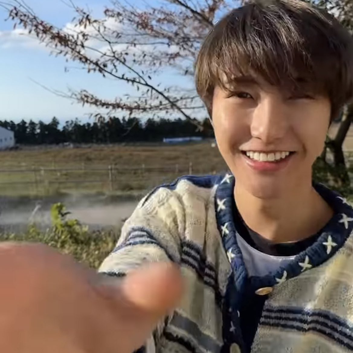 renjuns323's tweet photo. i love you so much https://t.co/G7x0lMwlSc