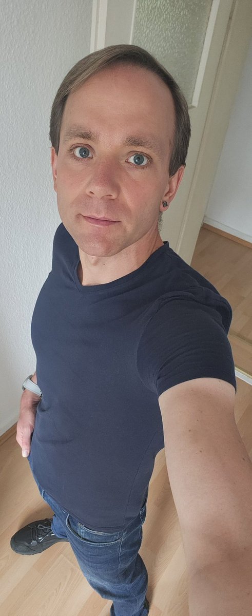 BastiGuySam's tweet photo. Hello everyone 👋🏻
Here are some new pictures from me. It's been a while and I've changed a lot the last year.
From 105 kg first to 70 kg, and now to 77 kg with targeted muscle building. 
Have a nice day everyone ❤️ https://t.co/oVapLAjDI5
