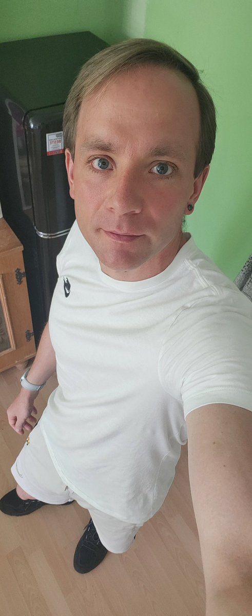 BastiGuySam's tweet photo. Hello everyone 👋🏻
Here are some new pictures from me. It's been a while and I've changed a lot the last year.
From 105 kg first to 70 kg, and now to 77 kg with targeted muscle building. 
Have a nice day everyone ❤️ https://t.co/oVapLAjDI5