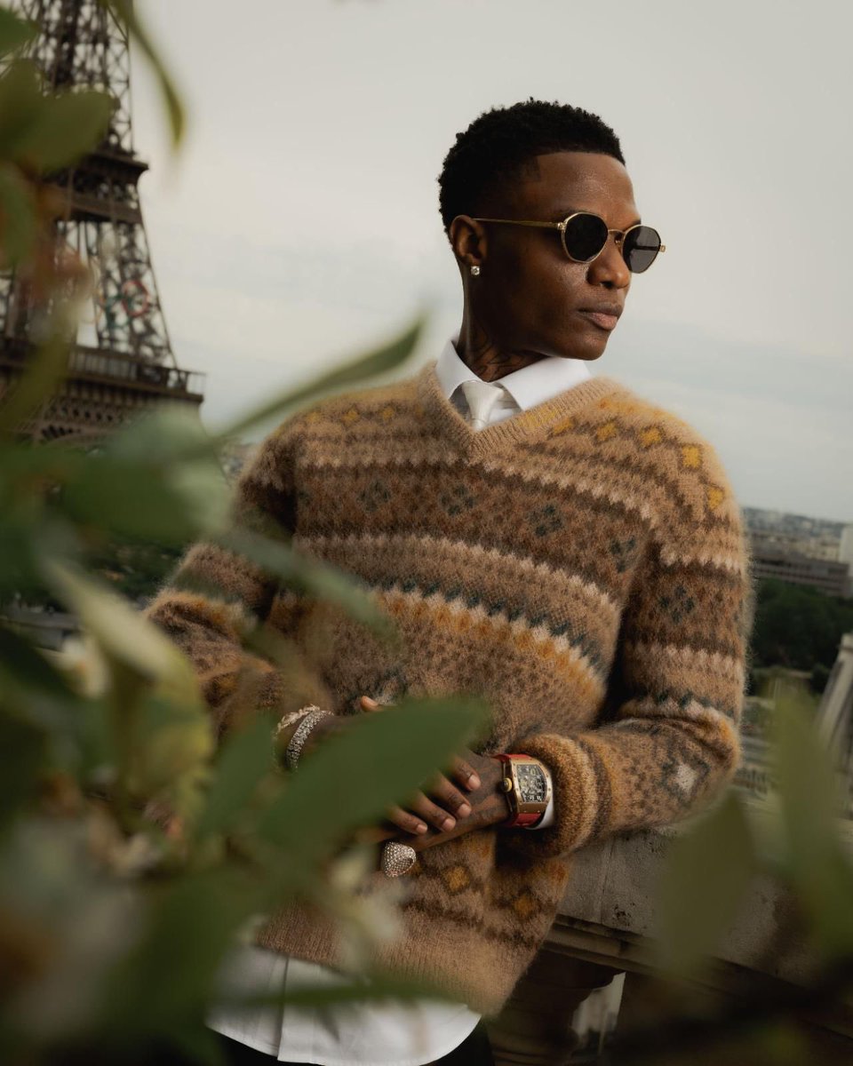 UNIQUEFTB's tweet photo. Happy birthday to us @wizkidayo  long life and prosperity to us🎊🎊🎊🎊 #Wizkid #Wiz #Wizkidfc #WizKidAt34   my first birthday without my lovely mum 😭😭😭😭 https://t.co/GmNM1dU5hm