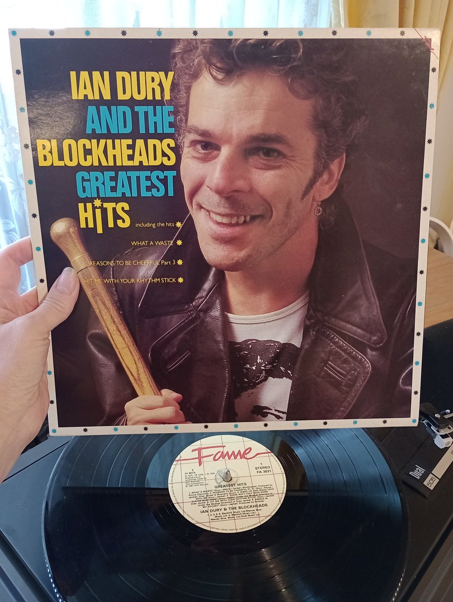 clairy_clairy8's tweet image. &quot; I could be the driver in articulated lorry, i could be a poet, i wouldn&apos;t need to worry, i could be a teacher in a classroom full of scholars, i could be the sergeant in a squadron full of wallahs...&quot; 💛 #WhatAWaste #IanDuryAndTheBlockheads Greatest Hits. Happy Tuesday all.x 💛