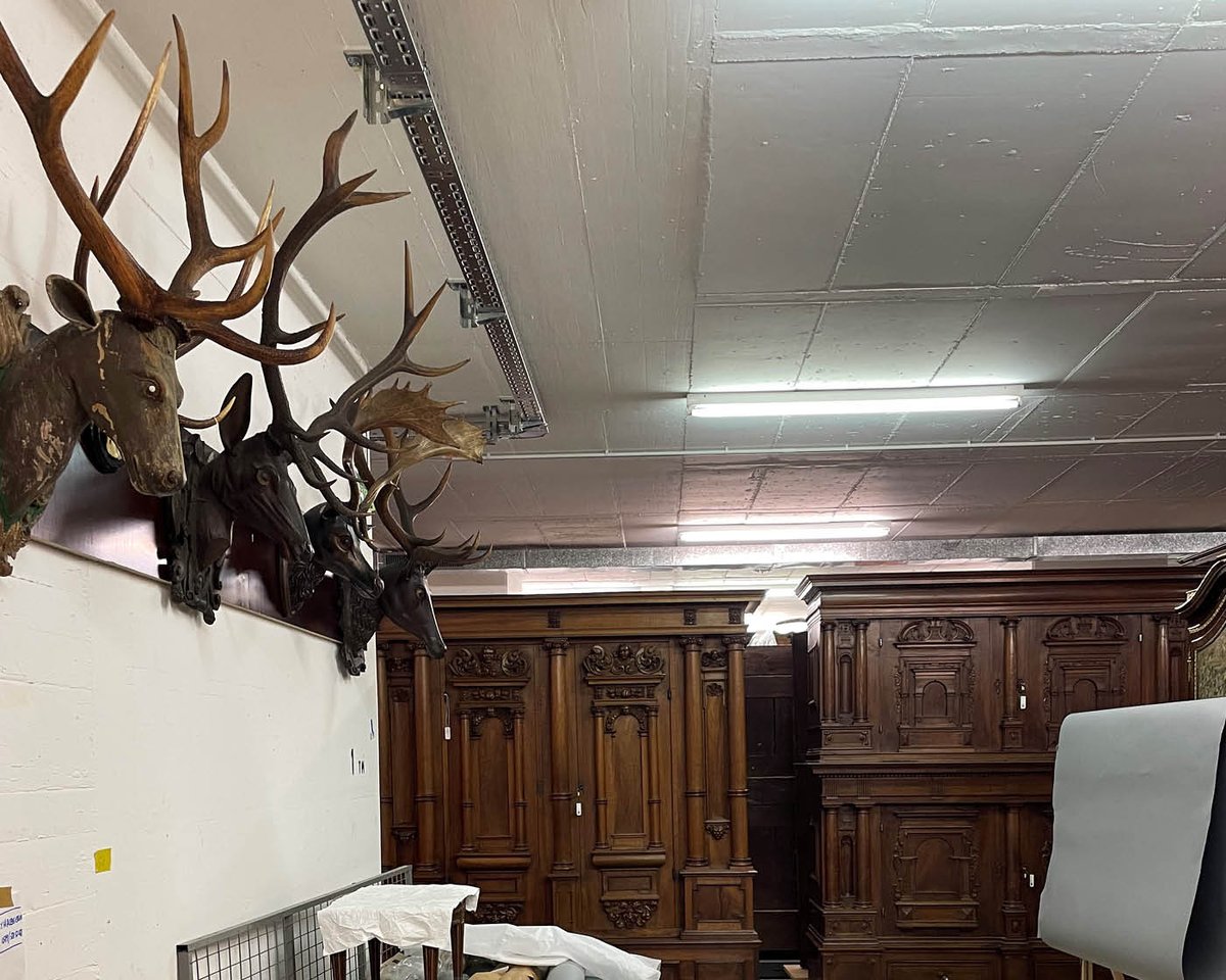 Das Möbeldepot ist geschafft! 🪑📏

Der Platz ist begrenzt, die Möbel sind sperrig. Trotzdem wurden seit Januar 1744 Objekte fotografiert, ausgemessen und beschriftet. Das Möbeldepot ist abgeschlossen. ✔ 

➡ Zum Blog der Generalinventur: hmb.ch/aktuell/blog-g…
#Generalinventur