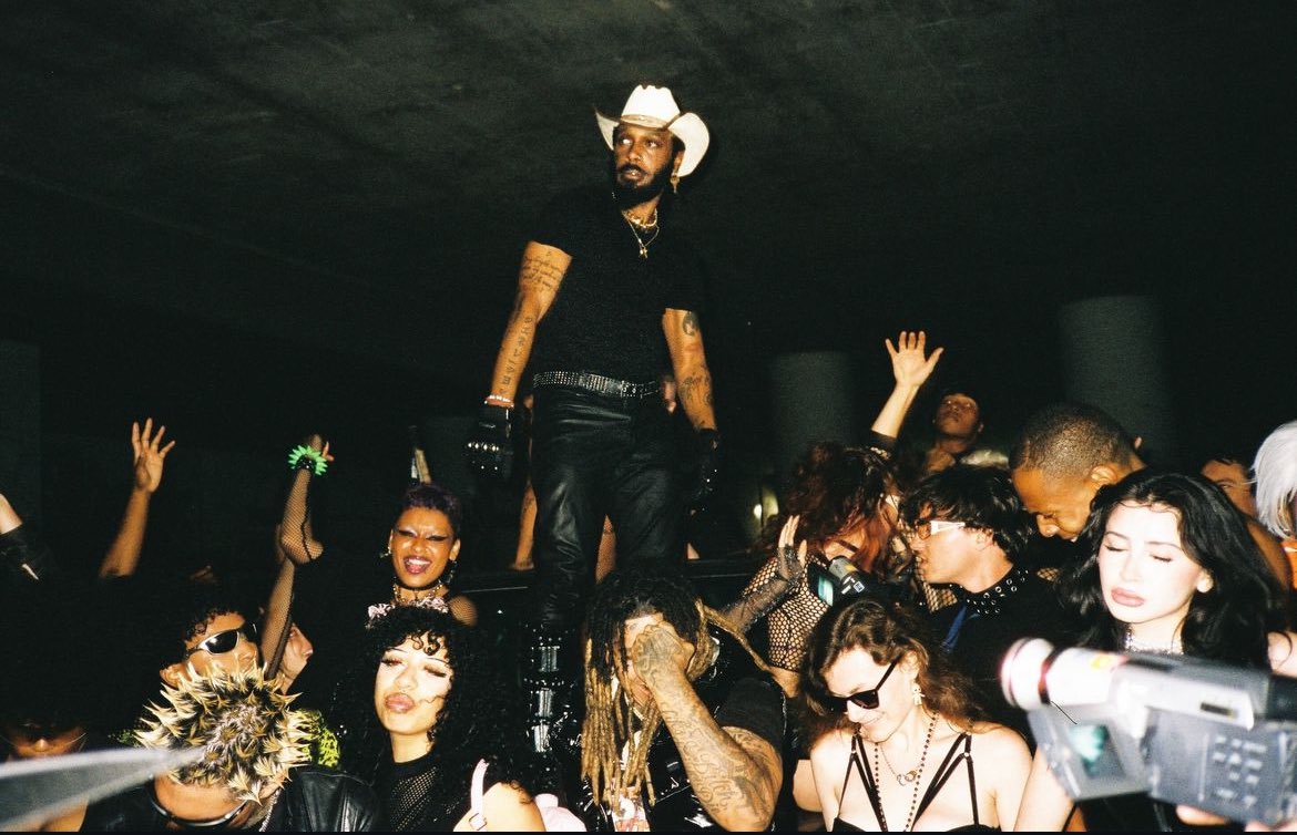 ShannonMCorbett's tweet photo. Had a totally rad time with @jpegmafia 
🔥🤘 #jpegmafia #sinmiedo #musicvideo 
🔗: https://t.co/imjmDS9YKX https://t.co/kAjN2F6daV