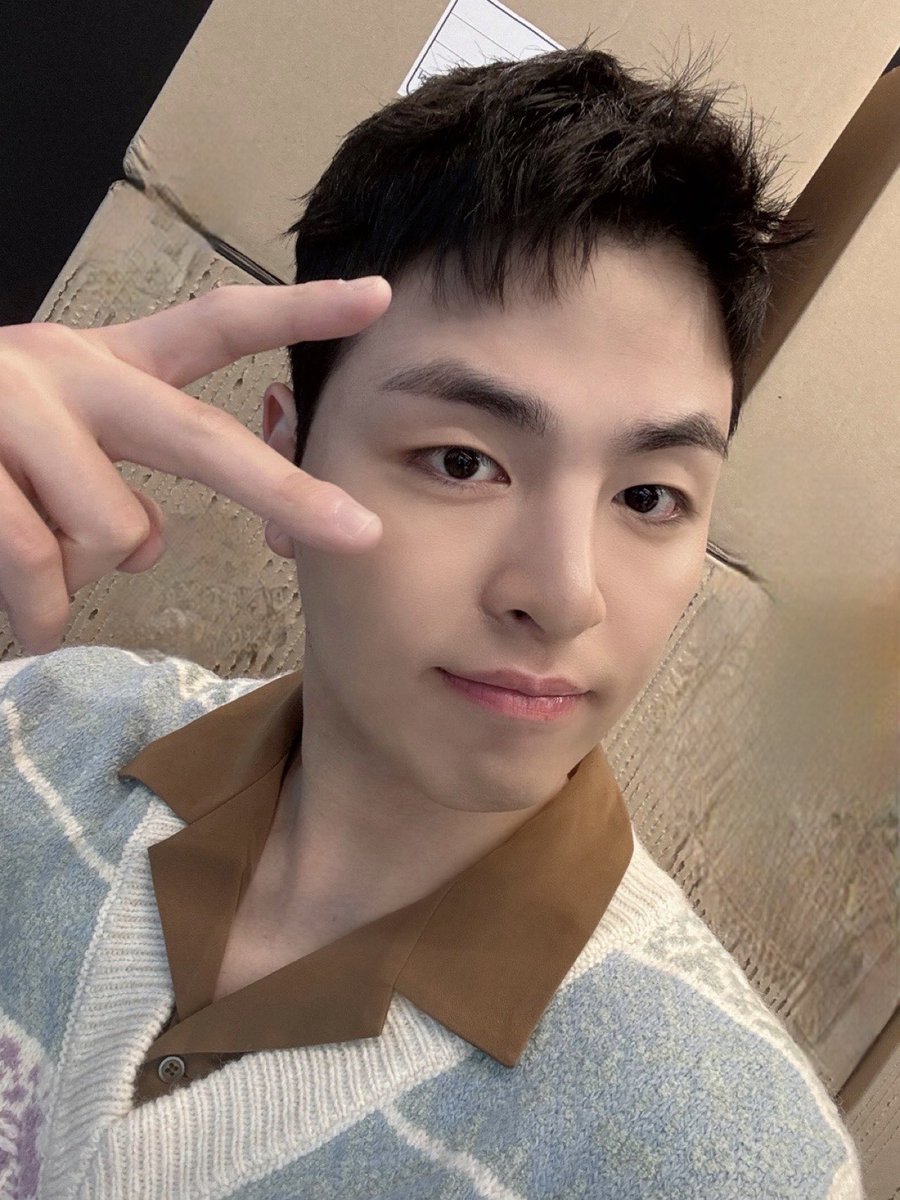 [#NOTICE]

[🎥]

(SUB) | '나 홀로' 듣기엔 아까운 솔직 담백 구준회 이야기 | JU-NE 인터뷰 (ENG/JPN/IDN/SPA)

🔗 youtu.be/6SOBiGVI1Kk?si…

#JU_NE #구준회
#JU_NE_1ST_SOLO
#멍 #BRUISE
#팬바타