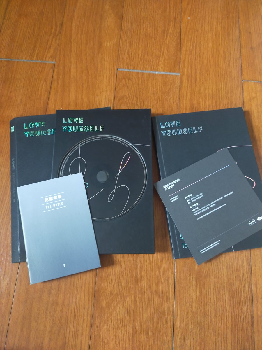 yeonheals's tweet photo. wts lfb bts ph only 

bts love yourself tear version T

- 150 php 
- official 
- onhand 
- mint condi 
- unsealed

inclus: 

- outer box
- photobook 
- cd 

dm if interested or comment "mine" to claim! https://t.co/bZn4vCknL1