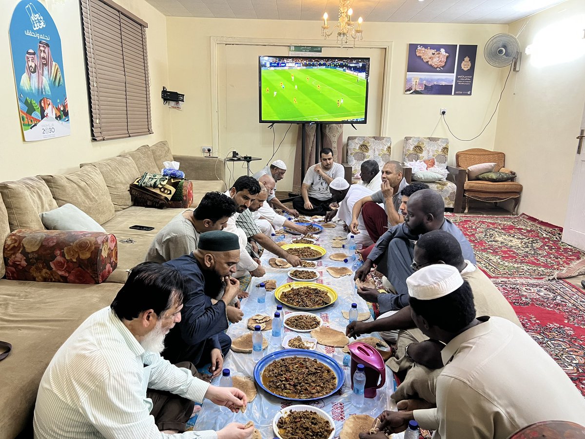 mansorcenter's tweet photo. مركز حي المنصور في سعيه بالاهتمام لفئة الشباب يختتم مبادرة الخيمة الشبابية
لمتابعة مباريات بطولة أمم أوروبا "اليورو"🌟
بلقا�� مفتوح مع الشباب وأهالي الحي لمتابعة المباراة النهائية للبطولة ⚽️🥇
بين منتخب إسبانيا وإنجلترا 🏆

الأحد 14 يوليو - 8 محرم 1446-2024 https://t.co/VUv1SuIzY9