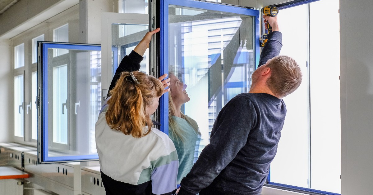 En CH, les secteurs de la #construction et du #logement sont ceux qui consomment le plus de #ressources. La PME sumami estime que la situation doit changer. Pour en savoir plus, consultez l'article sur « Environnement Suisse ». 👉 ow.ly/sTRJ50SBpTi

📷 buserhillphotography