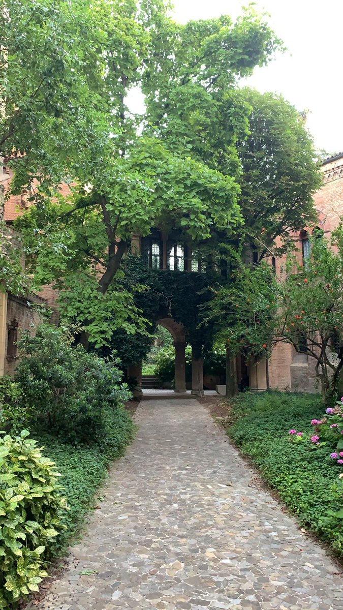 RColegioEspana's tweet photo. En 1364 el Cardenal Gil de Albornoz funda su «Domus Hispanica» en Bolonia. Los estudiantes de la Península Ibérica que frecuentaban la ciudad y su universidad comprenderían que aún viniendo de su terruño pertenecían a una Casa común. #CollegioDiSpagna #CasaDeLosEspañoles https://t.co/B3IULpuiQV